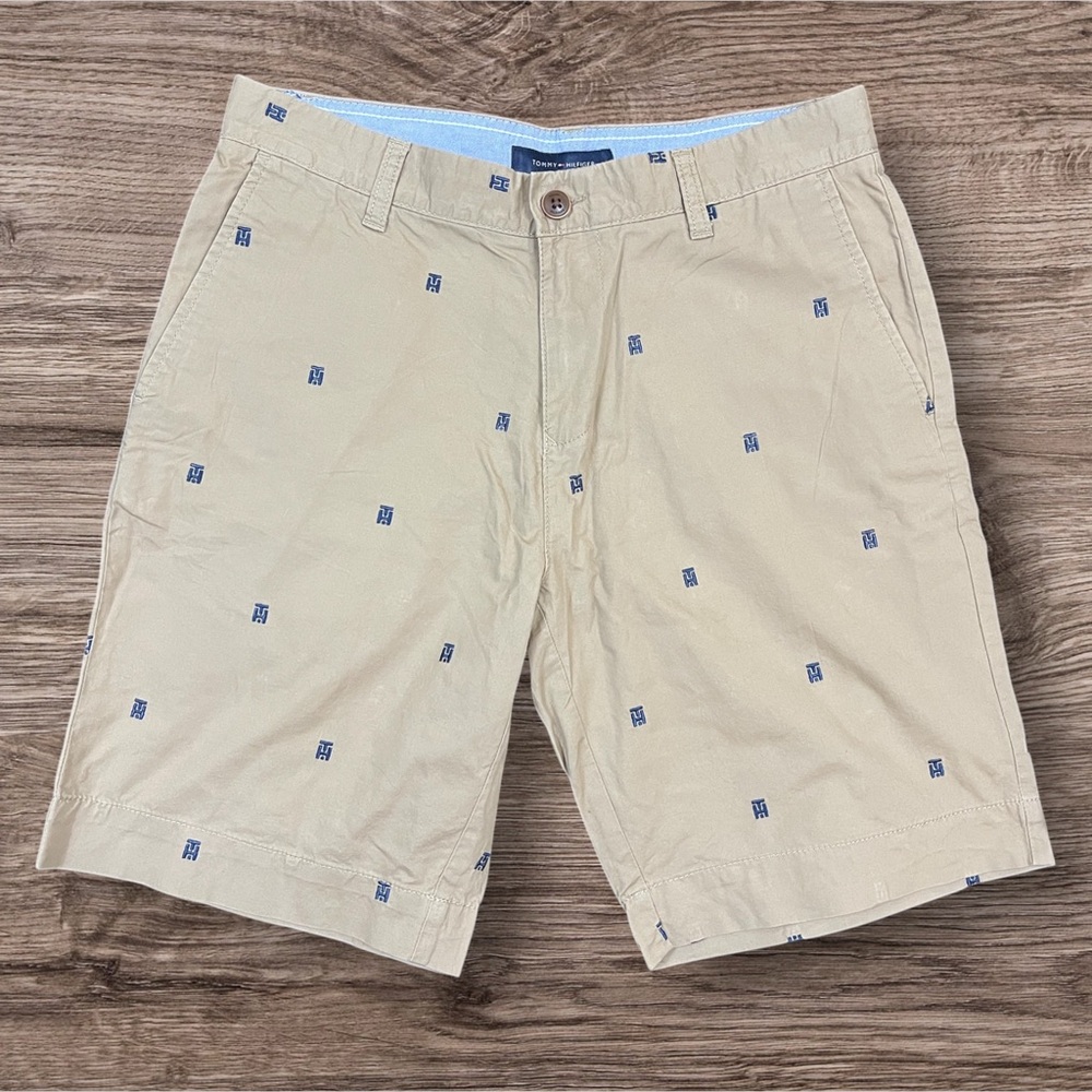 Tommy Hilfiger Men’s Chino 9” Shorts. Size 30